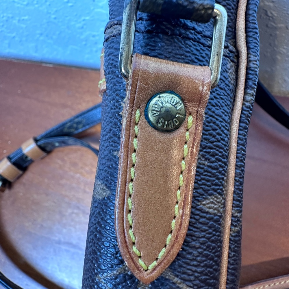 Auth Louis Vuitton Monogram
Canvas Danube M45266 Shoulder
Bag - Picture 9 of 16